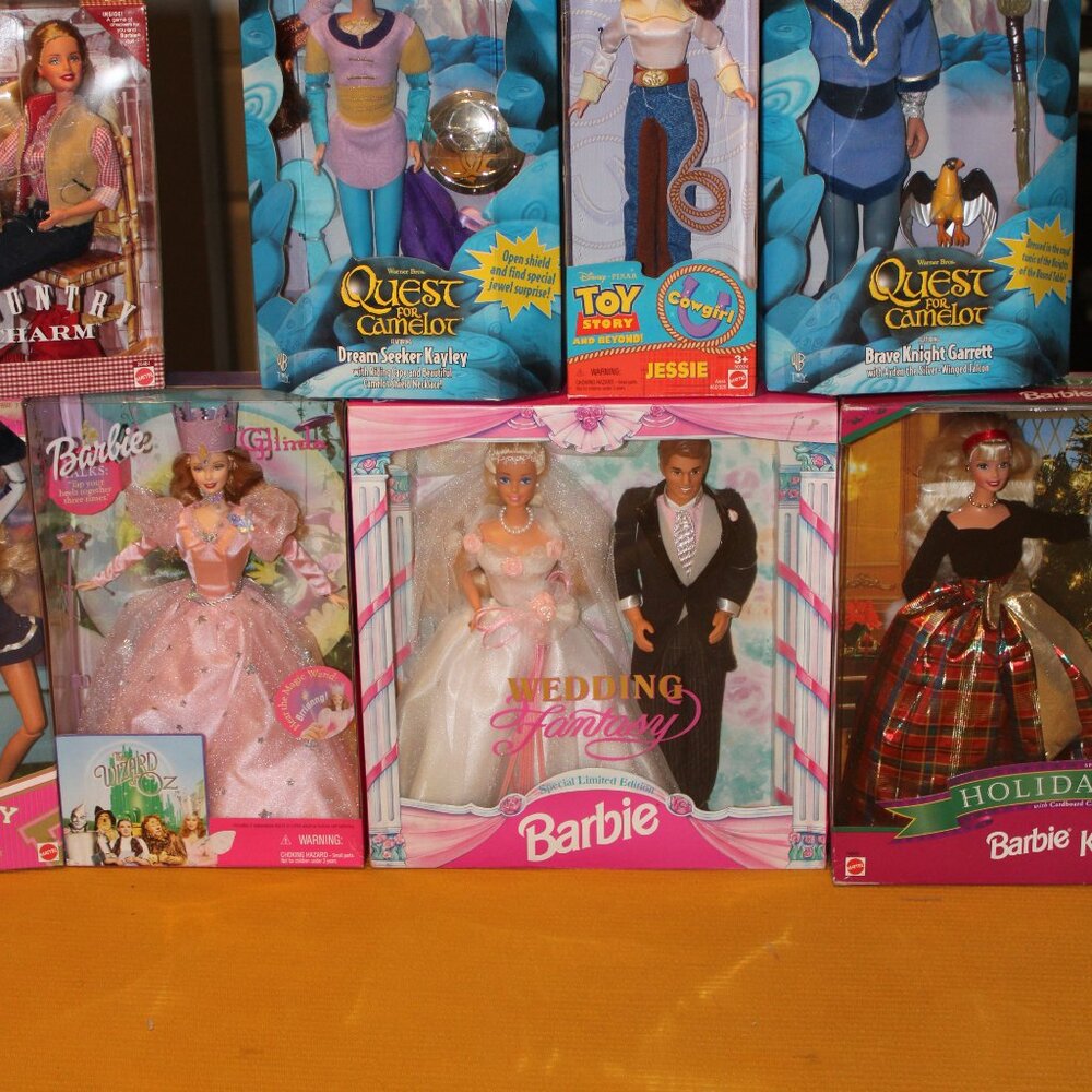 🎁 Vintage Barbie Mystery Box – 1 NIB Doll from 1989–2013 🎀 - Picture 6 of 16